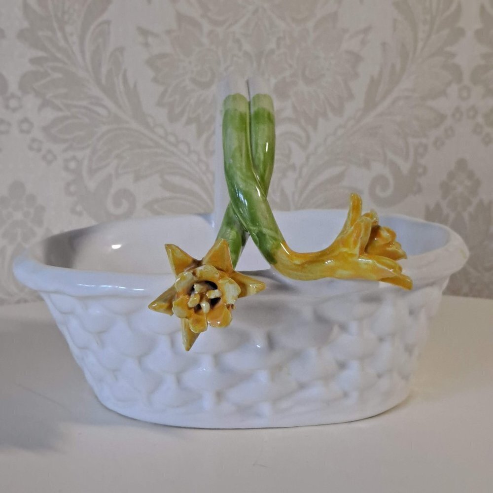 Studio Nova "Spring Garden" Round Handle Ceramic Basket with Daffodils